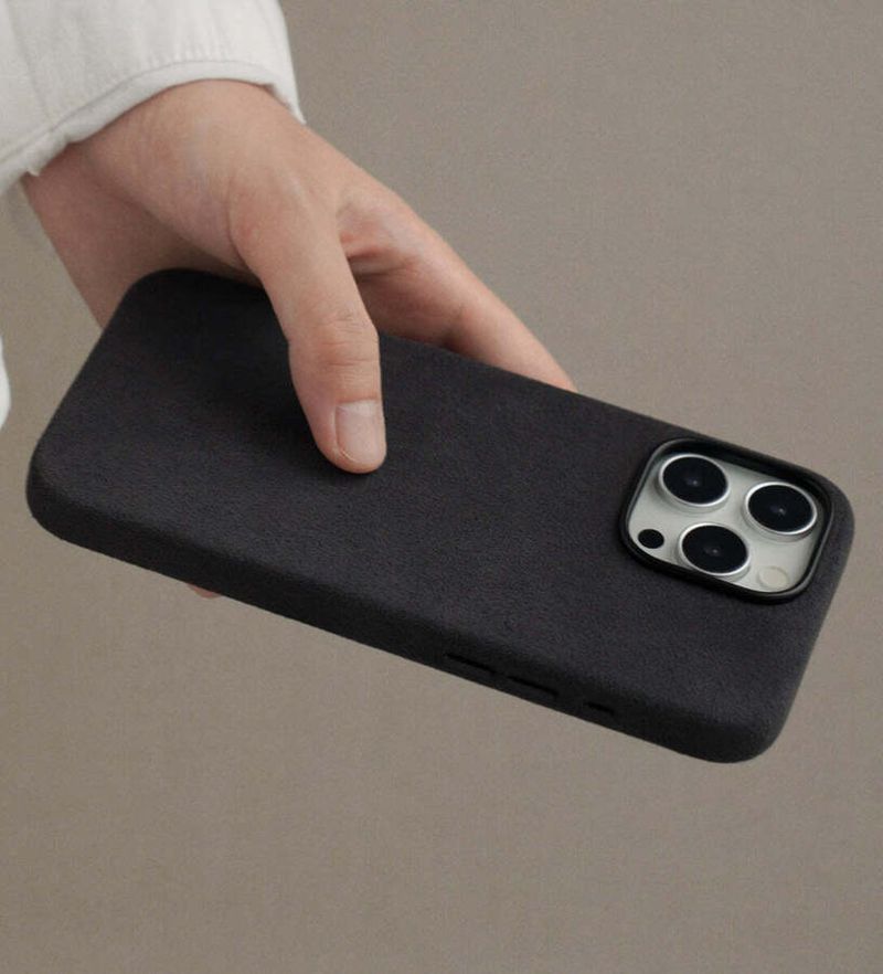 2x Cantaracase Alcantara iPhone Cases